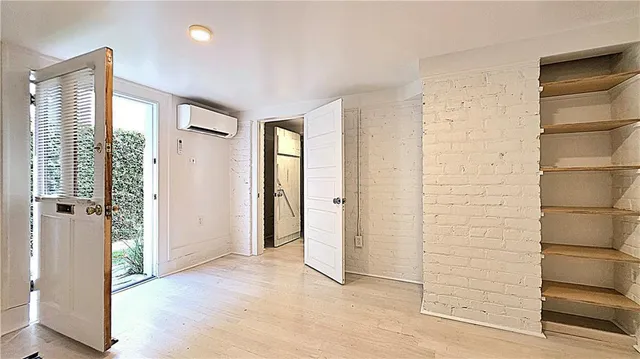 $1,600 | 5341 St Charles Avenue, Unit A, New Orleans, LA 70115