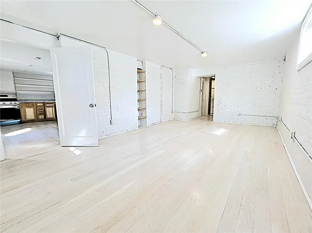 $1,600 | 5341 St Charles Avenue, Unit A, New Orleans, LA 70115