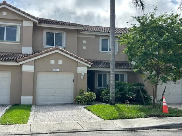 $3,000 | 1113 Southwest 158th Avenue, Pembroke Pines, FL 33027