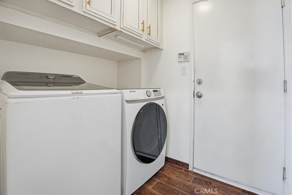 768 Ochee Circle Corona, CA 92879 - Photo 62 of 75 a utility room with dryer and washer