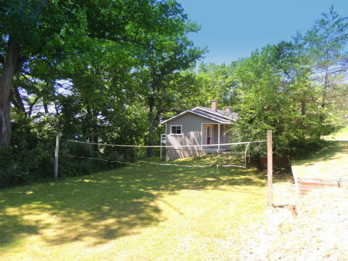 13041 Wedel Road Trufant, MI 49347 - Photo 5 of 39 DSCN3700