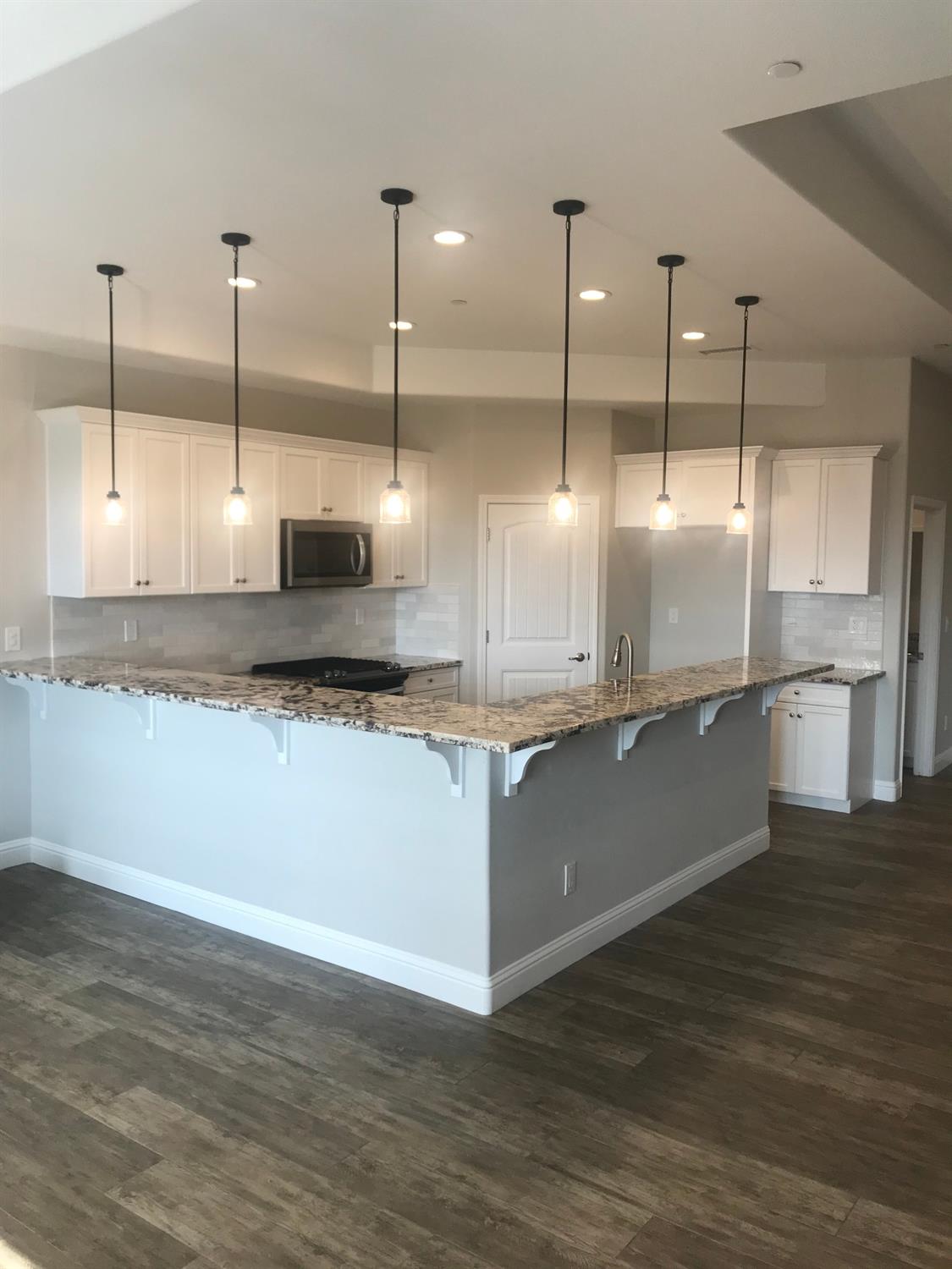 656 Alpine Way Madera, CA 93636 - Photo 2 of 9 Gallery Image 2