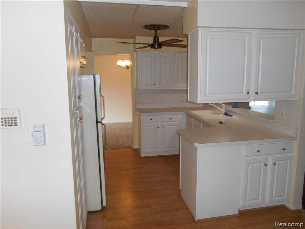918 Inkster Road Dearborn Heights, MI 48127 - Photo 5 of 7 Kitchen.JPG