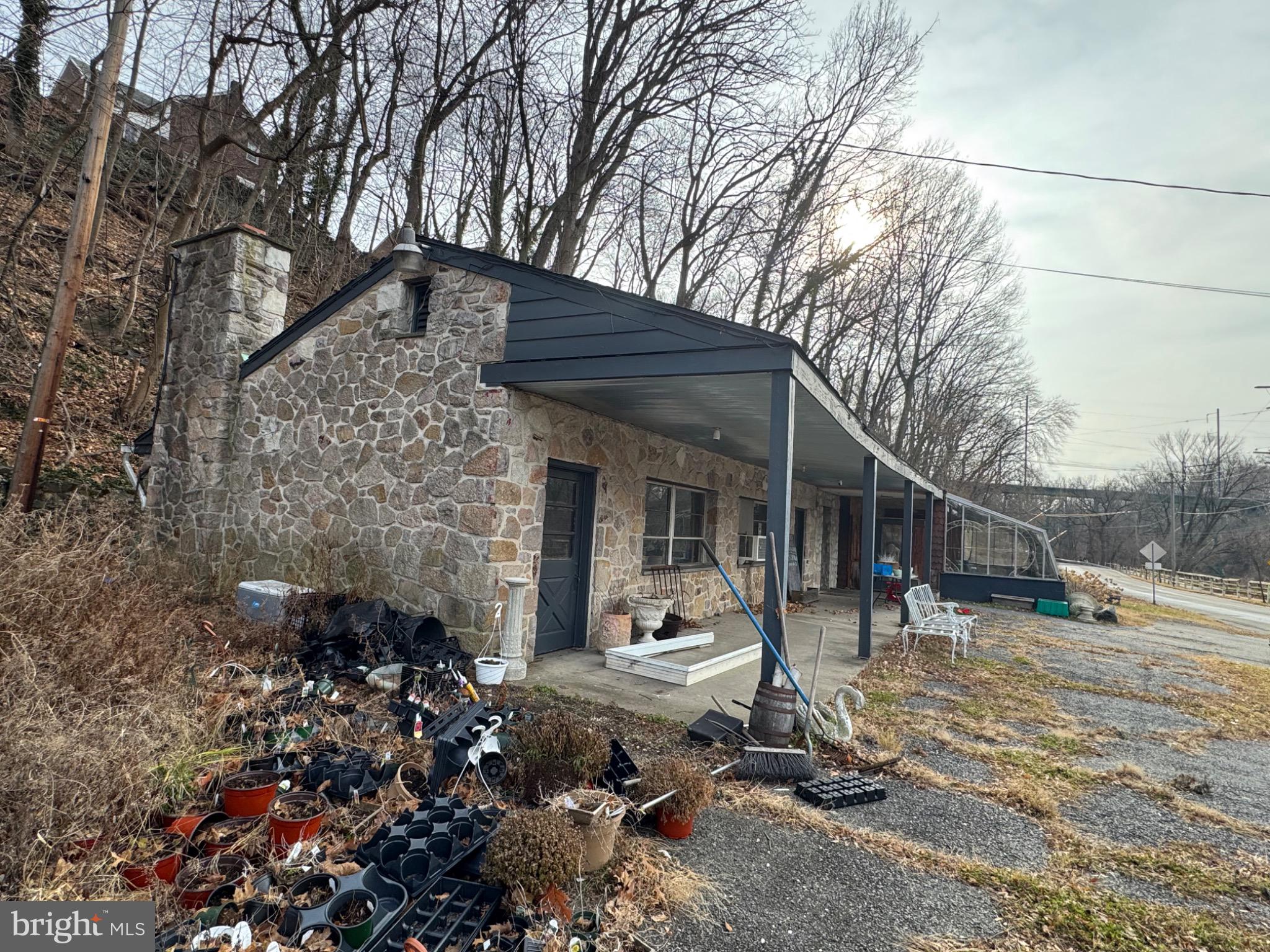 233 Scottdale Road Lansdowne, PA 19050 - Photo 4 of 10 Gallery Image 4