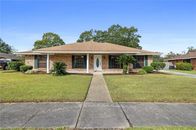 $309,000 | 13645 Ridgeview Drive, Baton Rouge, LA 70817