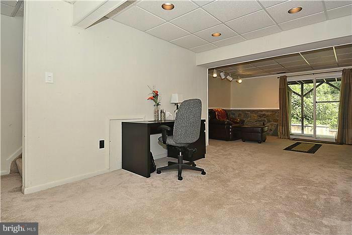 127 Kinsman View Circle Silver Spring, MD 20901 - Photo 19 of 21 a view of workspace with windows