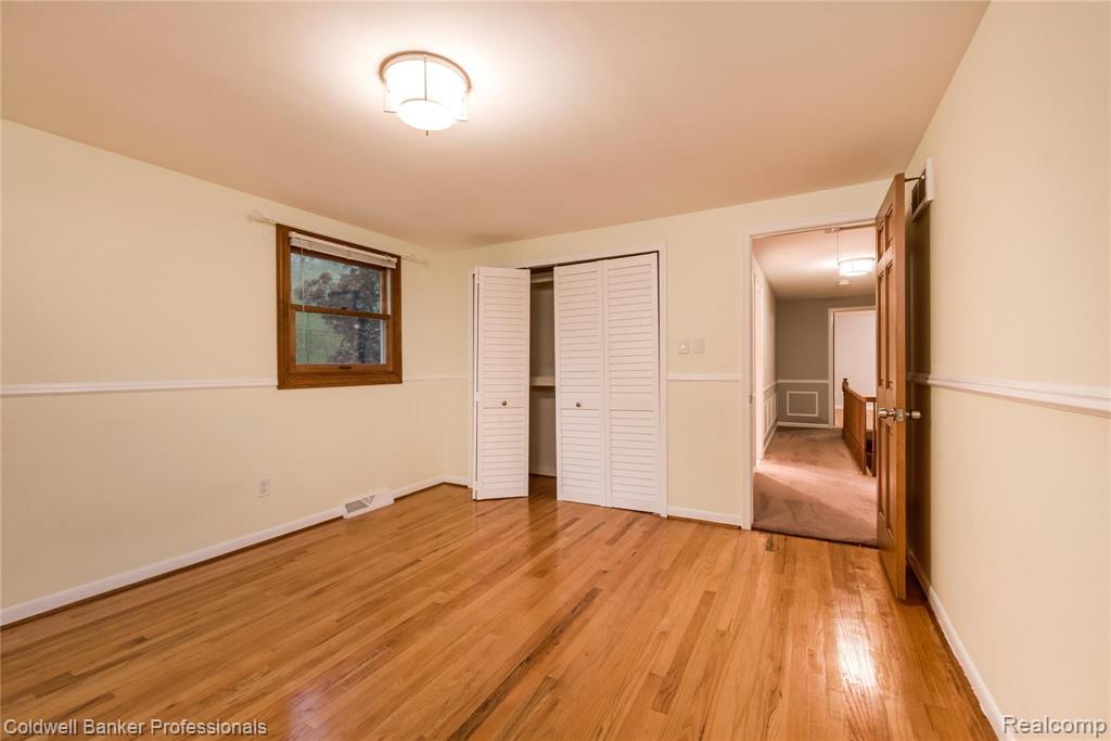 29870 Fox Grove Road Farmington, MI 48334 - Photo 20 of 35