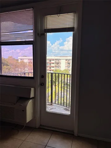 $1,500 | 2701 Riverside Drive, Unit 503B, Coral Springs, FL 33065