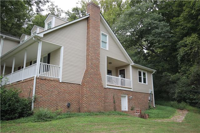 820 Hickory Ridge Trail Columbia, TN 38401 - Photo 19 of 20 View of side of home with covered deck off kitchen and family room......