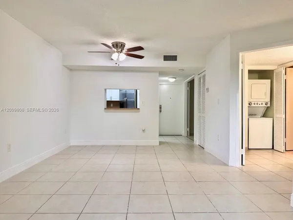 $1,995 | 8255 Southwest 152nd Avenue, Unit E215, Miami, FL 33193