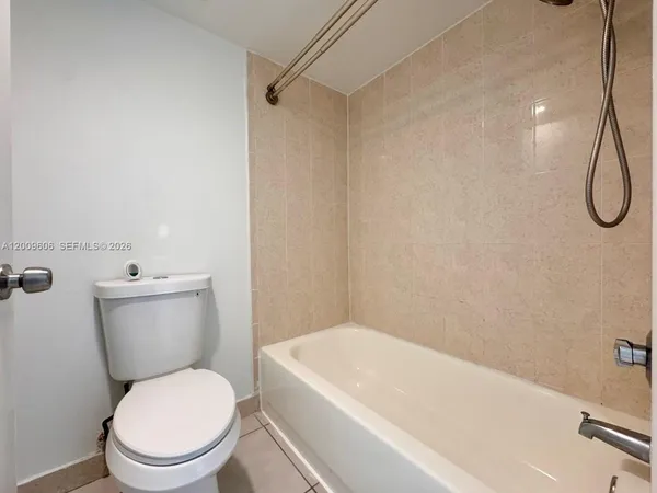 $1,995 | 8255 Southwest 152nd Avenue, Unit E215, Miami, FL 33193