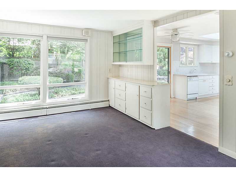 11 Lenox Road Cranston, RI 02920 - Photo 4 of 16 Dining Room.