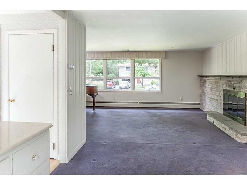 11 Lenox Road Cranston, RI 02920 - Photo 6 of 16 Living Room.