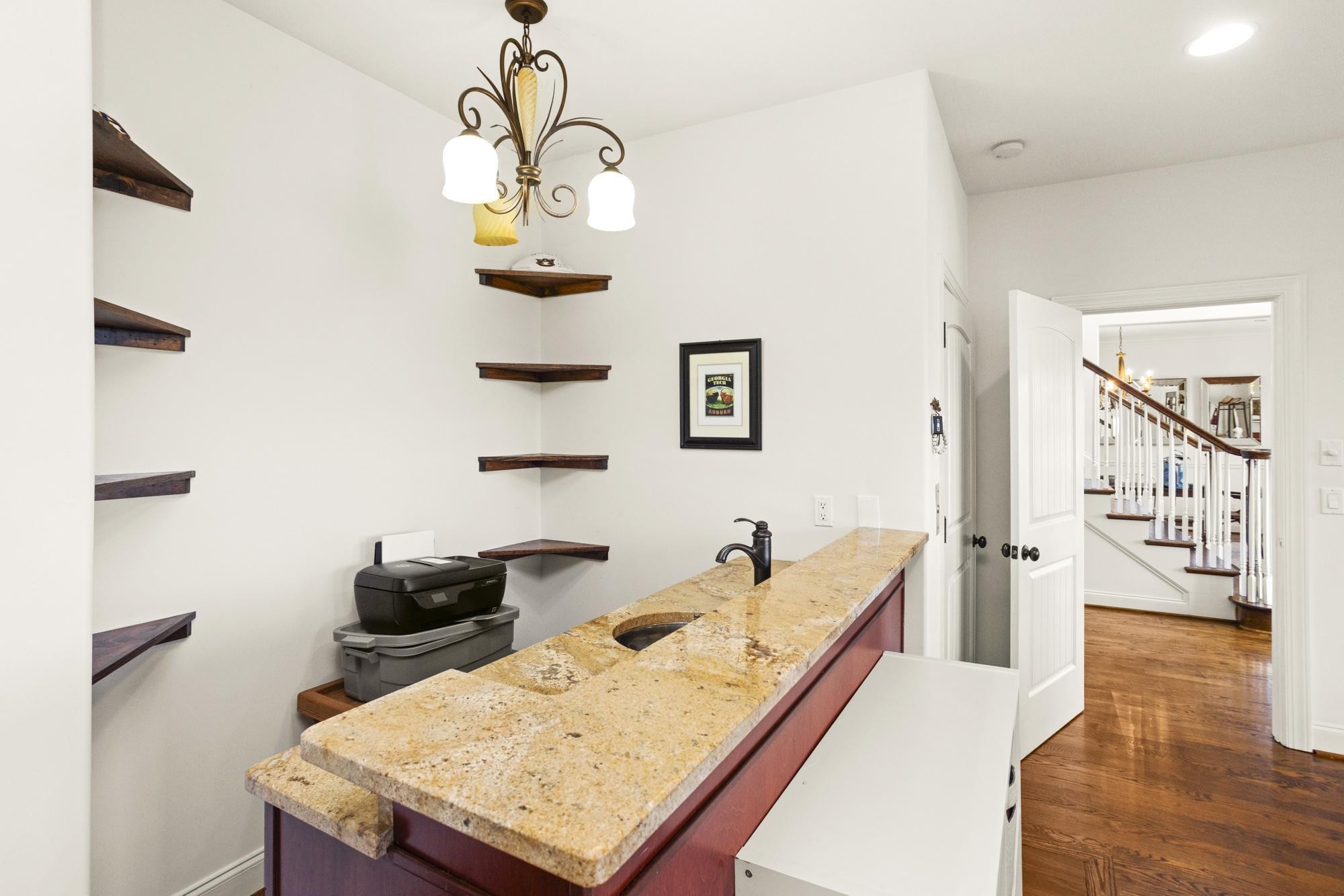 108 Hunters Run Nashville, TN 37209 - Photo 21 of 36 a living room with dining table