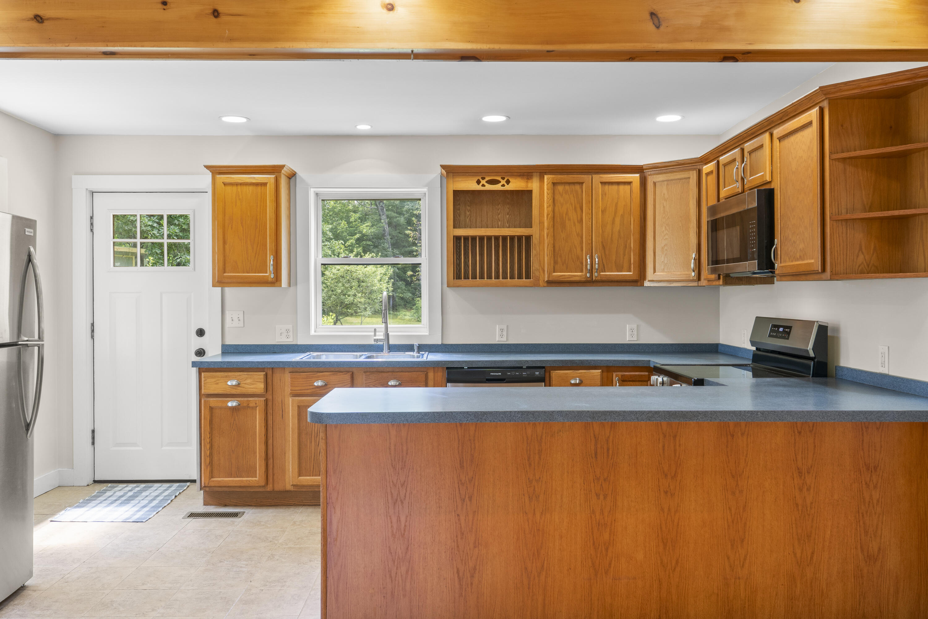 82 Oldfields Road South Berwick, ME 03908 - Photo 10 of 49 82 Oldfields Rd_111