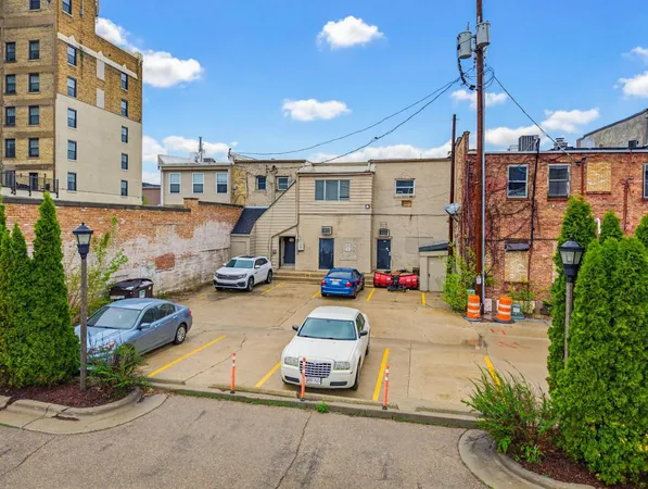 $650,000 | 309-313 West Milwaukee Street, Janesville, WI 53548