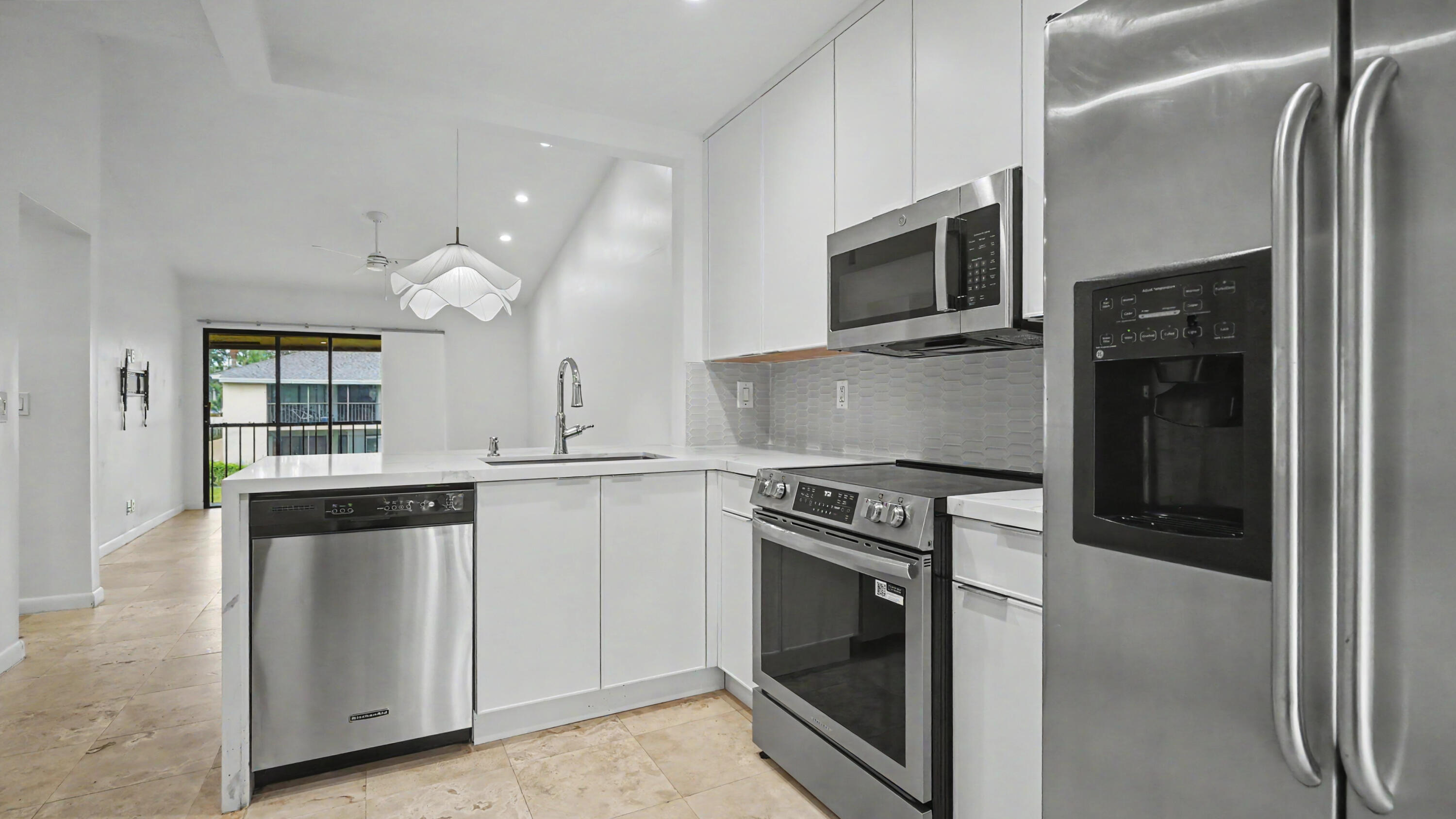 3939 Northeast 5th Avenue, Unit A201 Boca Raton, FL 33431 - Photo 11 of 44 DSC08781