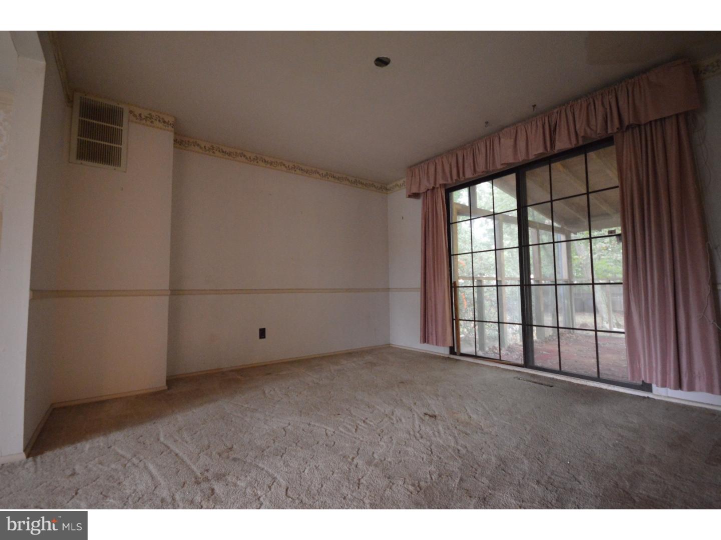 1773 Red Oak Road Williamstown, NJ 08094 - Photo 5 of 16 Dining Room