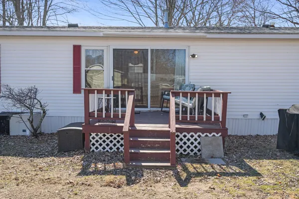 $249,999 | 101 Lillian Avenue, Seabrook, NH 03874