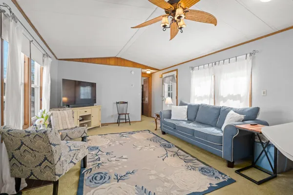 $249,999 | 101 Lillian Avenue, Seabrook, NH 03874