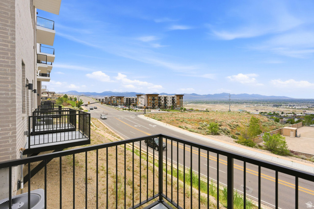 313 Endurance Circle Draper, UT 84020 - Photo 9 of 38