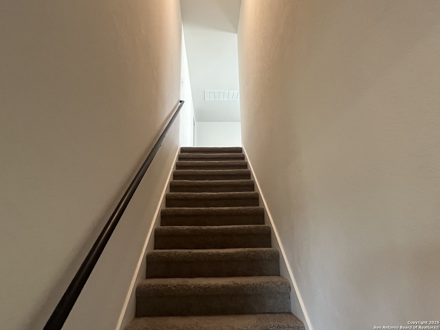 141 Middle Grn Loop Floresville, TX 78114 - Photo 15 of 29 a view of entryway