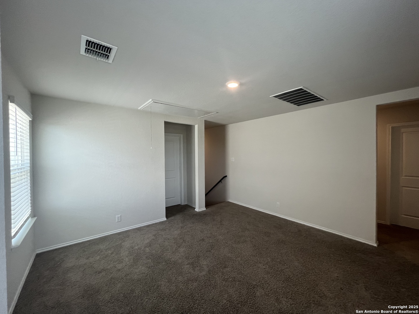 141 Middle Grn Loop Floresville, TX 78114 - Photo 16 of 29 a view of an empty room