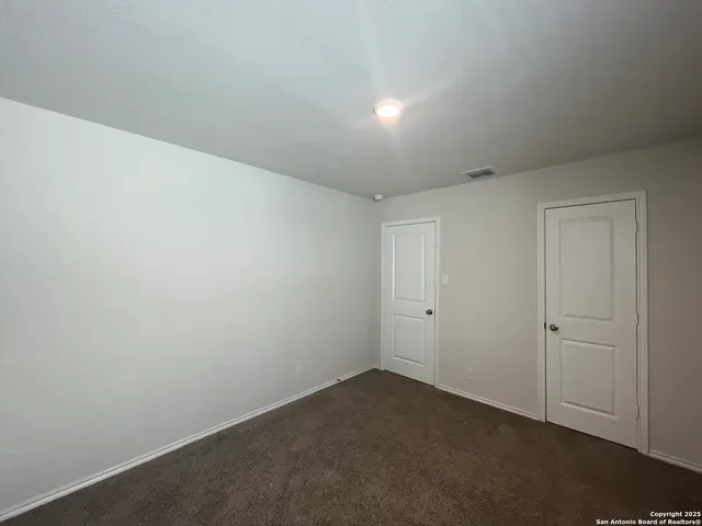 $2,395 | 141 Middle Grn Loop, Floresville, TX 78114