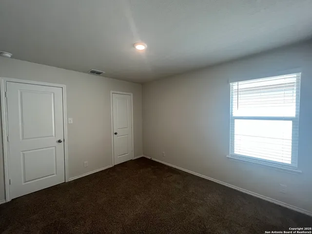 $2,395 | 141 Middle Grn Loop, Floresville, TX 78114