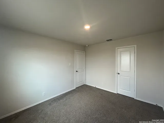 $2,395 | 141 Middle Grn Loop, Floresville, TX 78114