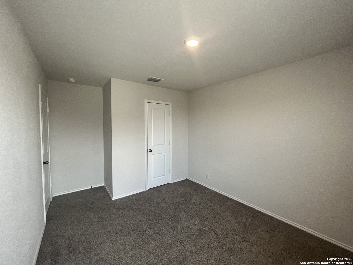 141 Middle Grn Loop Floresville, TX 78114 - Photo 26 of 29 a view of room