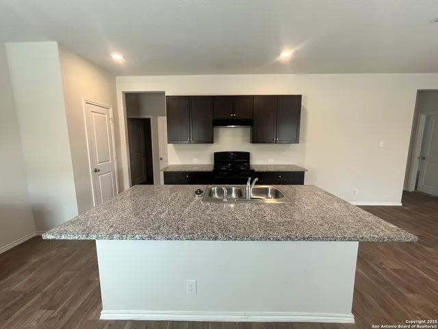 $2,395 | 141 Middle Grn Loop, Floresville, TX 78114