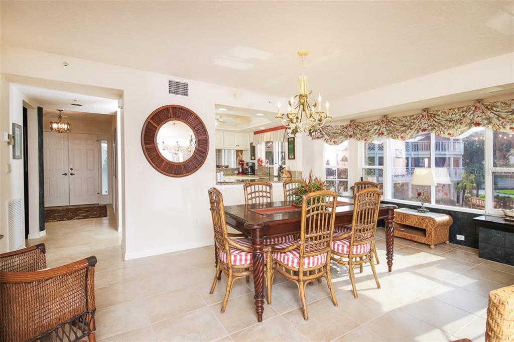11000 Placida Road, Unit 2301 Placida, FL 33946 - Photo 9 of 39 Dining room