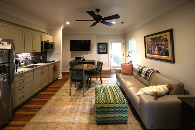 $4,500 | 220 Labarre Drive, Metairie, LA 70001