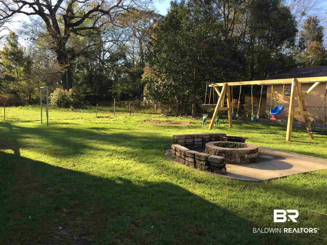 210 Alpine Street Mobile, AL 36611 - Photo 5 of 25