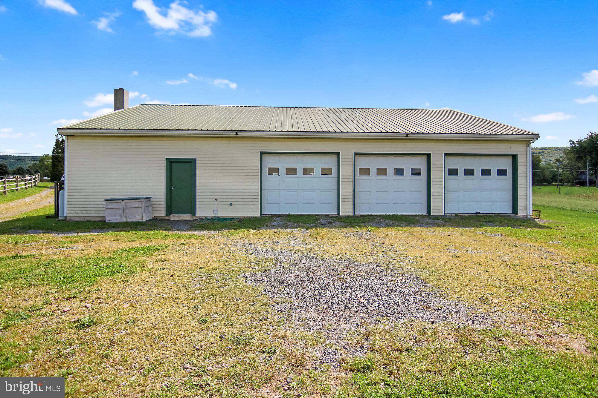 493 Hill Road Hegins, PA 17938 - Photo 28 of 46 5 car garage with kitchen, office and bathroom.