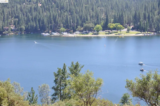 $575,000 | 20029 Upper Skyridge Drive, Groveland, CA 95321