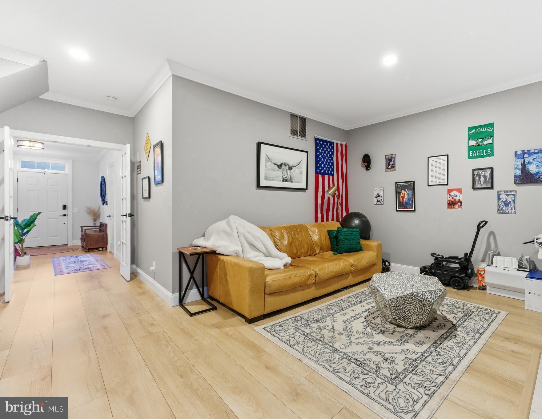 1 Weatherly Road Delran, NJ 08075 - Photo 16 of 32 a living room with furniture and wooden floor