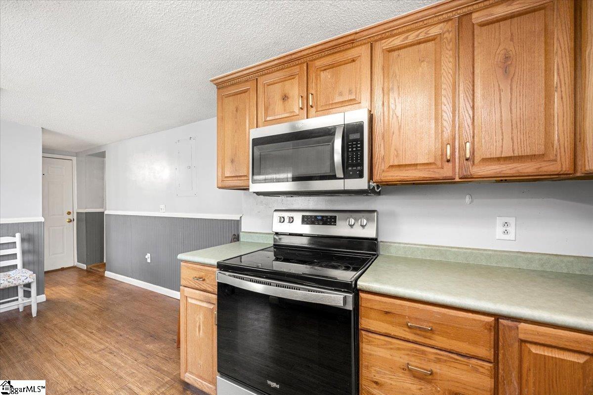 2054 Ireland Road Easley, SC 29640 - Photo 7 of 27