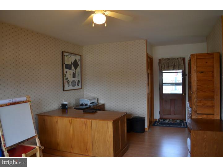 224 Kenmark Road Newark, DE 19713 - Photo 11 of 22 Living Room