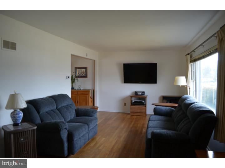 224 Kenmark Road Newark, DE 19713 - Photo 7 of 22 Family Room