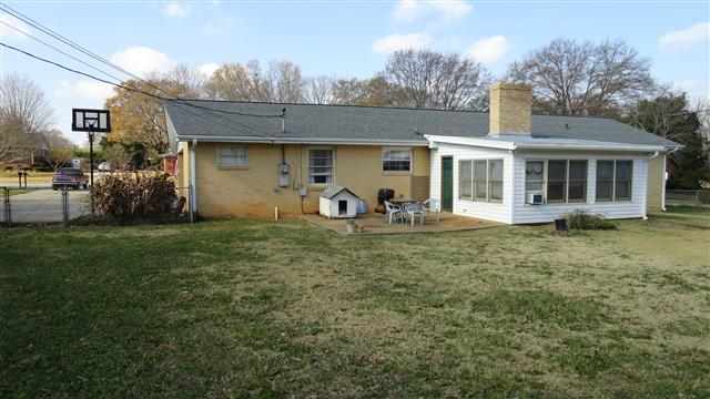 507 Drayton Circle Anderson, SC 29621 - Photo 2 of 25 Gallery Image 2