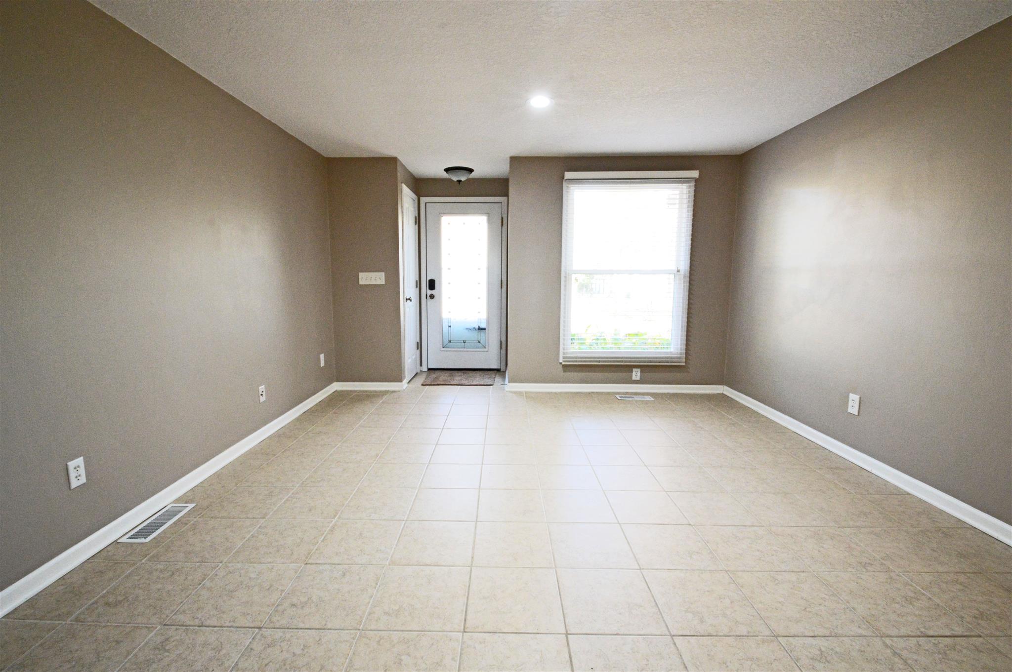 1320 Pion Road Fort Wayne, IN 46845 - Photo 4 of 33