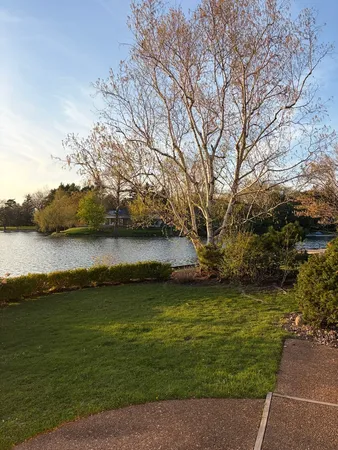$1,950,000 | 2100 Valley Lo Lane, Glenview, IL 60025