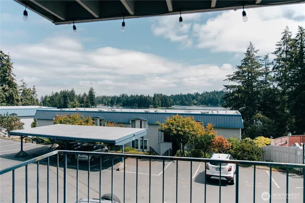 $250,000 | 924 Shorewood Drive, Unit 49, Bremerton, WA 98312