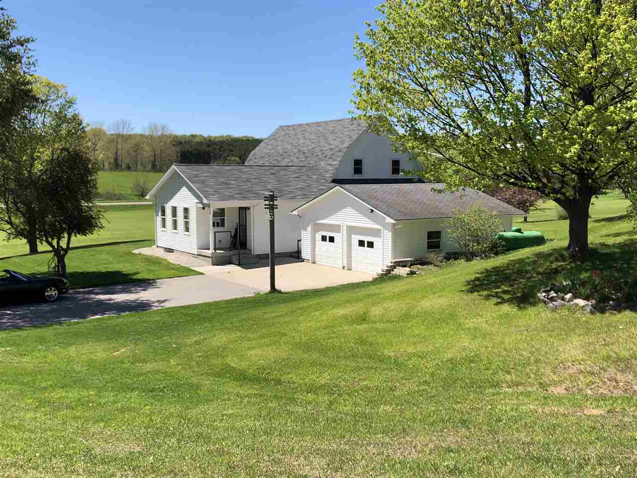 2250 North Mork Road Suttons Bay, MI 49682 - Photo 7 of 41 1859120-6.JPG