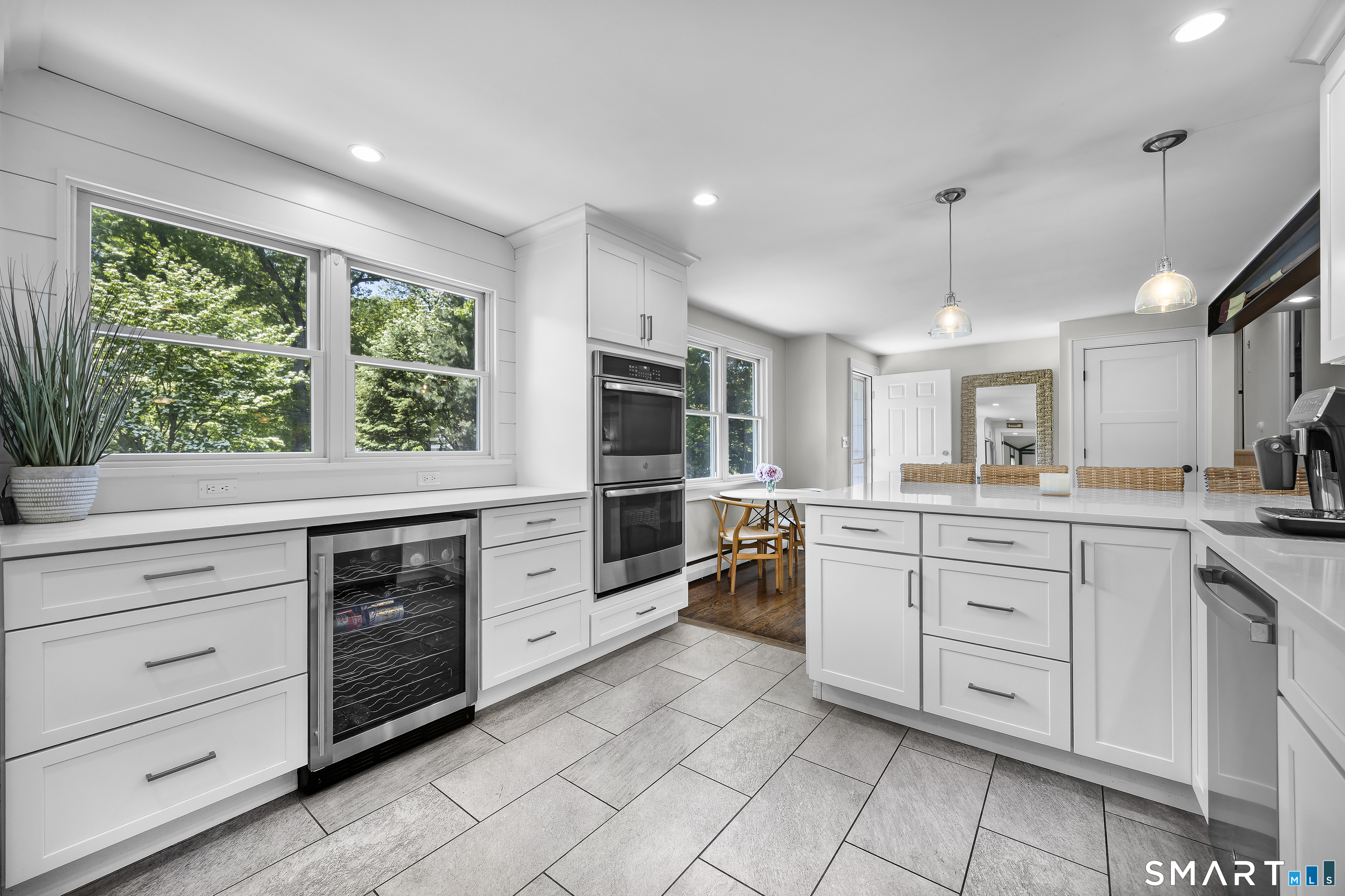 470 Rock Ridge Road Fairfield, CT 06824 - Photo 8 of 40