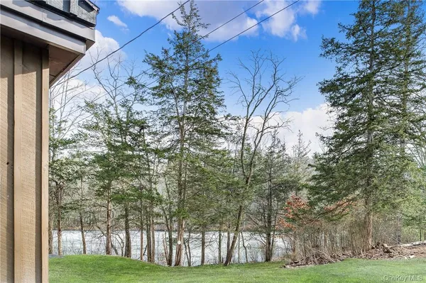 $2,500 | 288 Pine Hill Road, Pleasant Valley, NY 12569