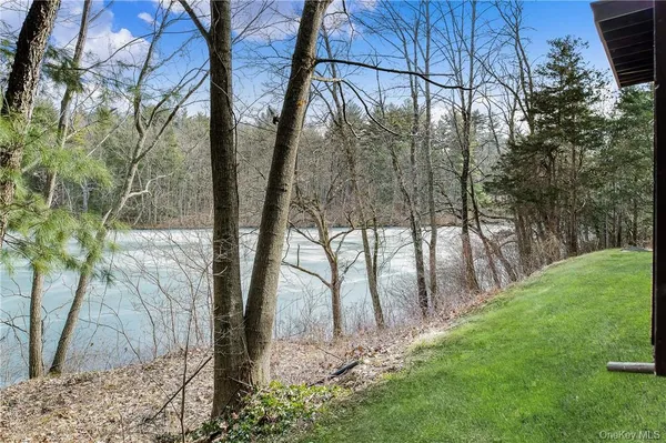 $2,500 | 288 Pine Hill Road, Pleasant Valley, NY 12569