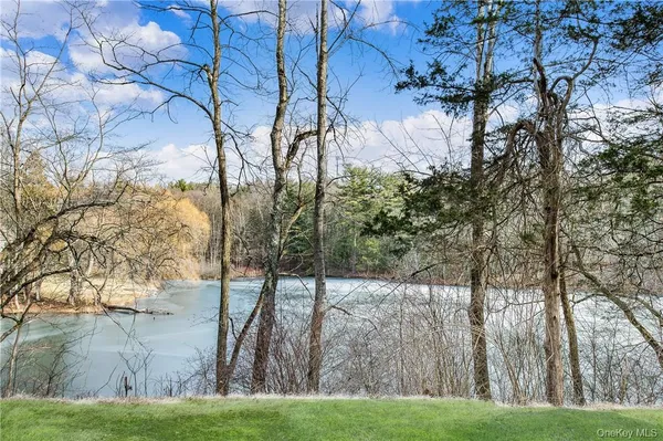 $2,500 | 288 Pine Hill Road, Pleasant Valley, NY 12569